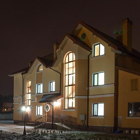 Alekselena Hotel Malekhuv Exterior foto