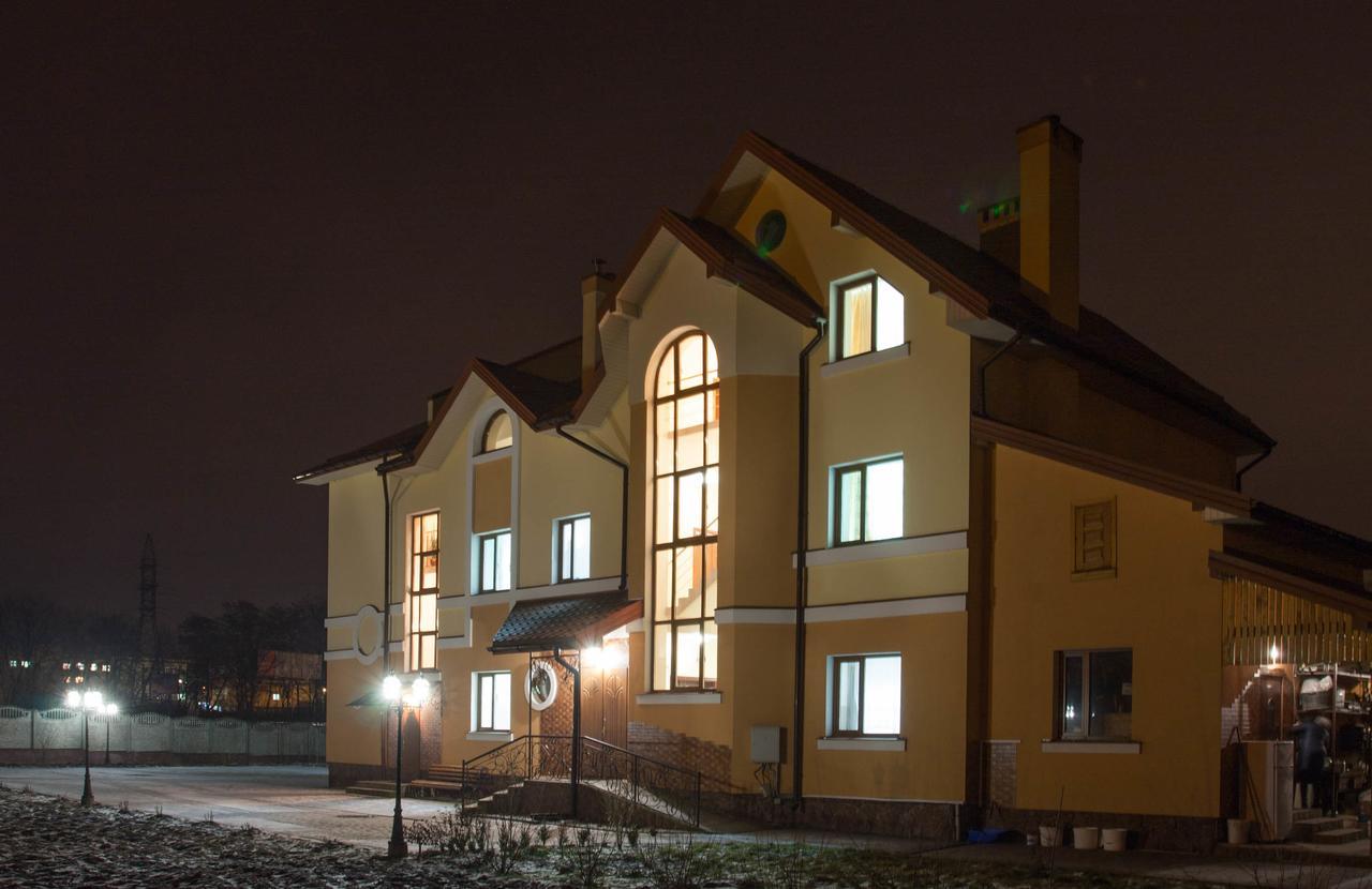 Alekselena Hotel Malekhuv Exterior foto