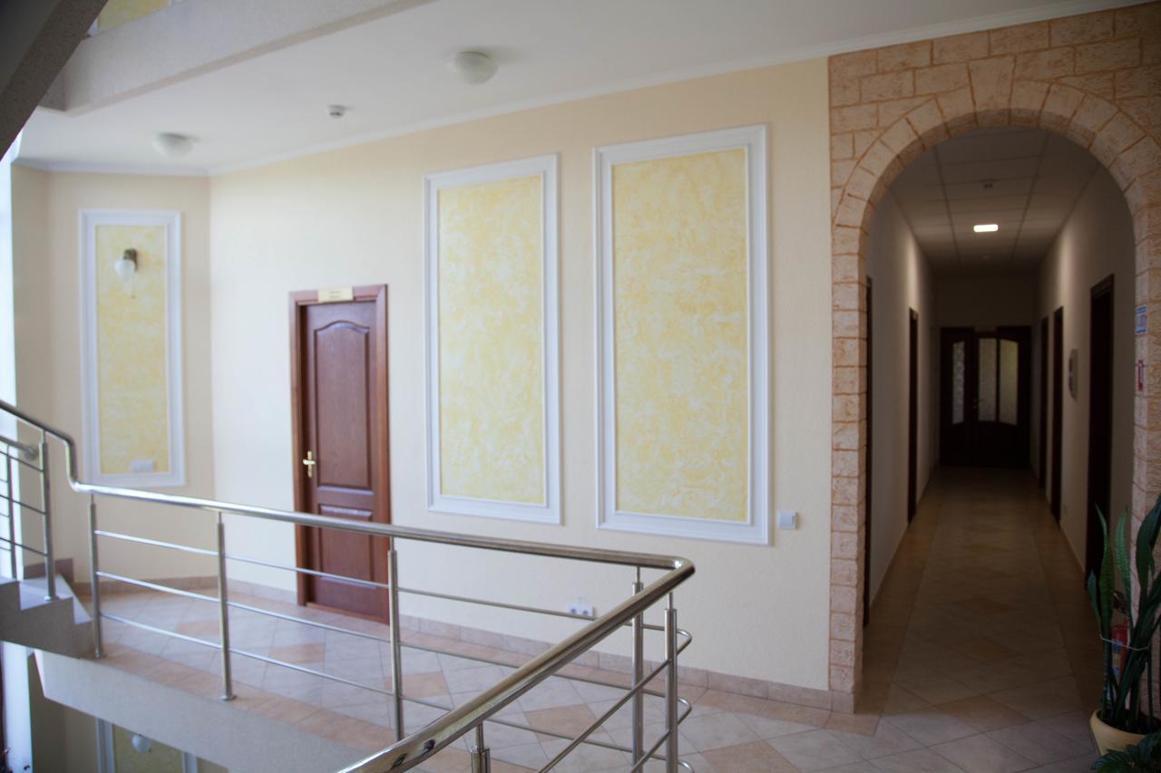 Alekselena Hotel Malekhuv Exterior foto