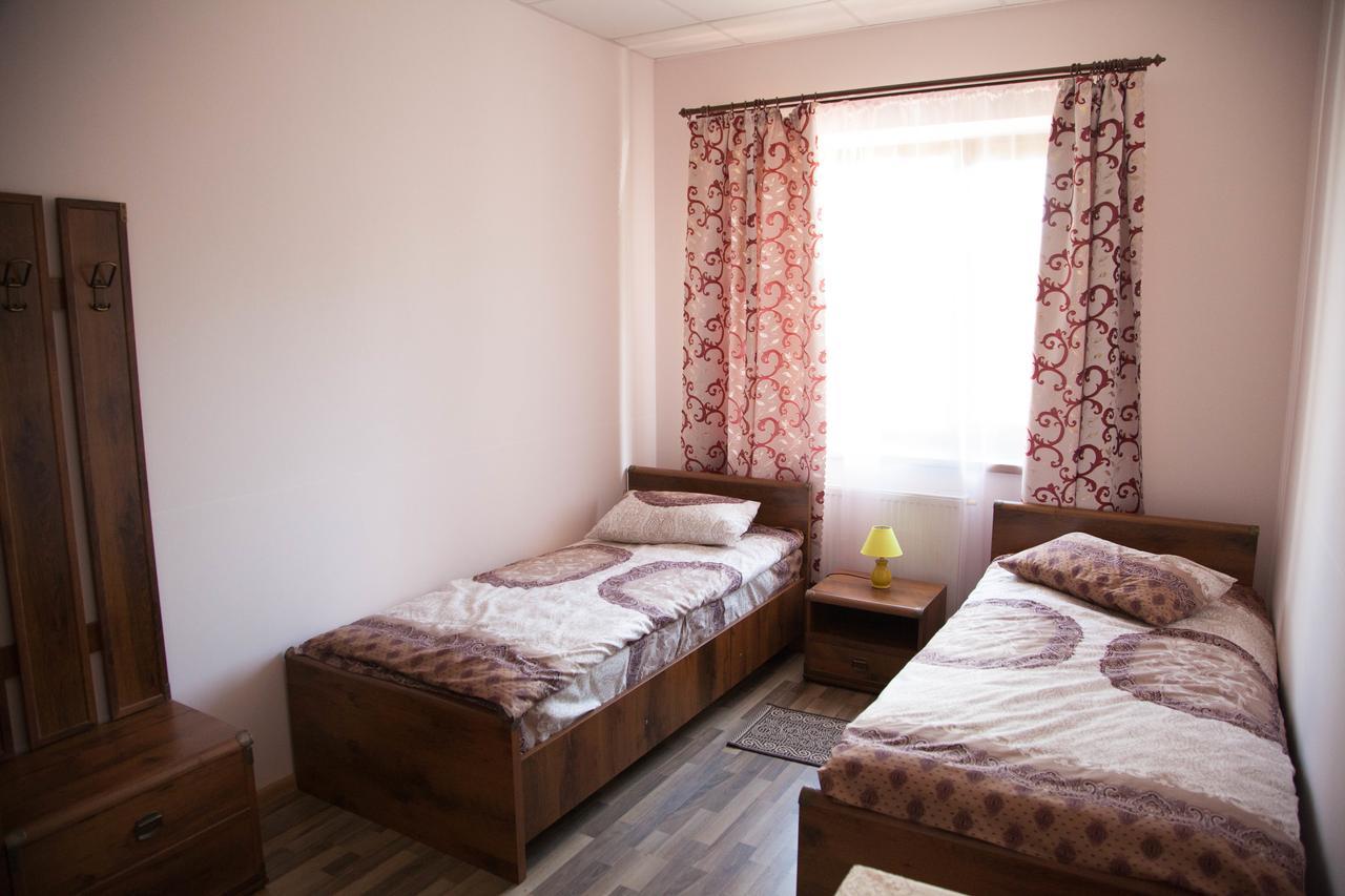 Alekselena Hotel Malekhuv Exterior foto
