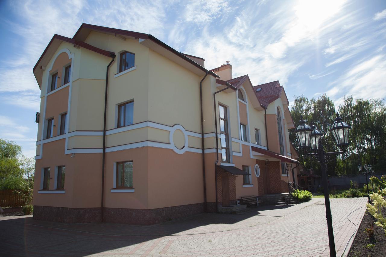 Alekselena Hotel Malekhuv Exterior foto
