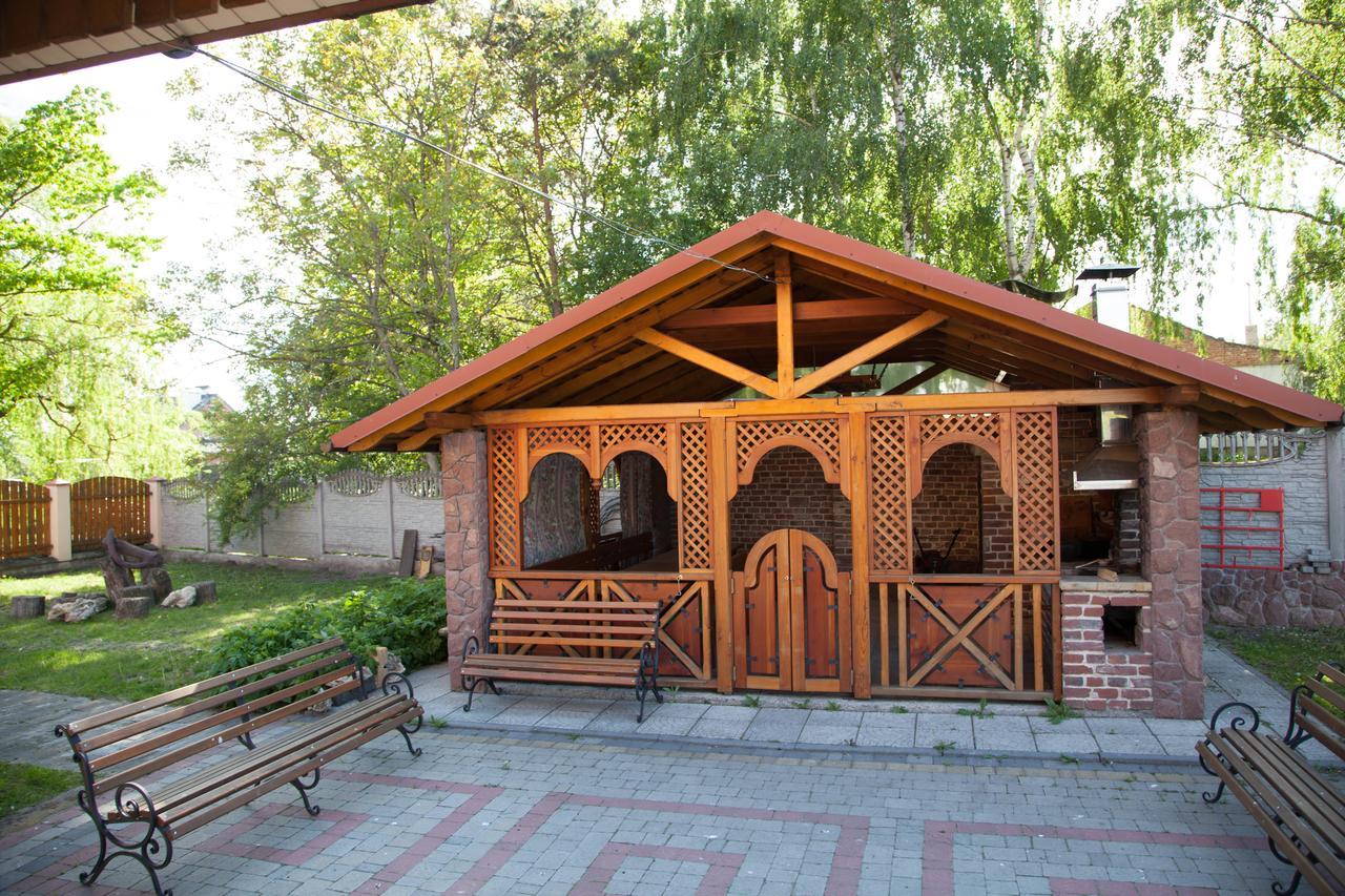 Alekselena Hotel Malekhuv Exterior foto