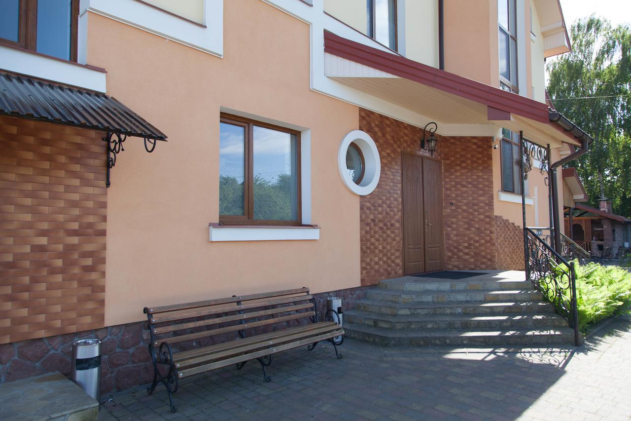 Alekselena Hotel Malekhuv Exterior foto