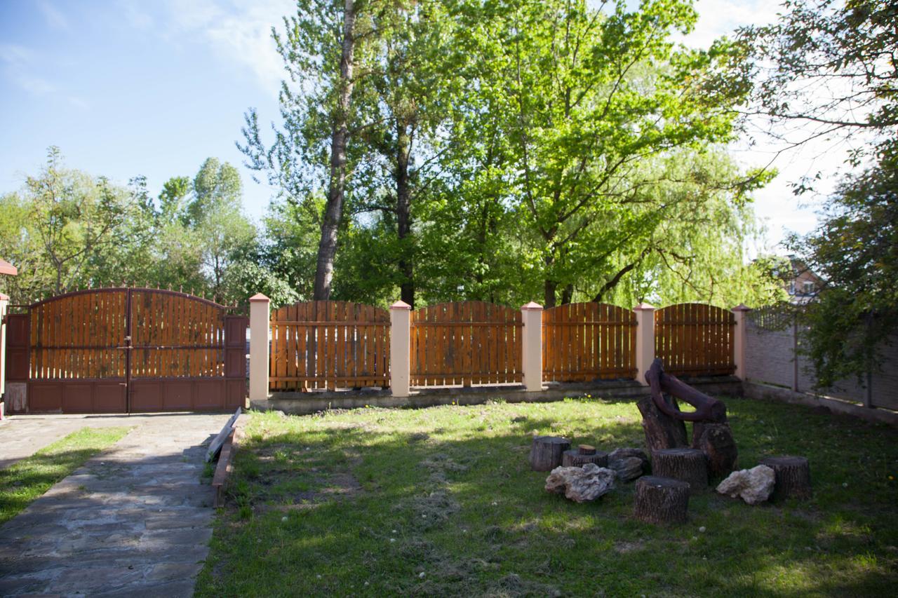 Alekselena Hotel Malekhuv Exterior foto